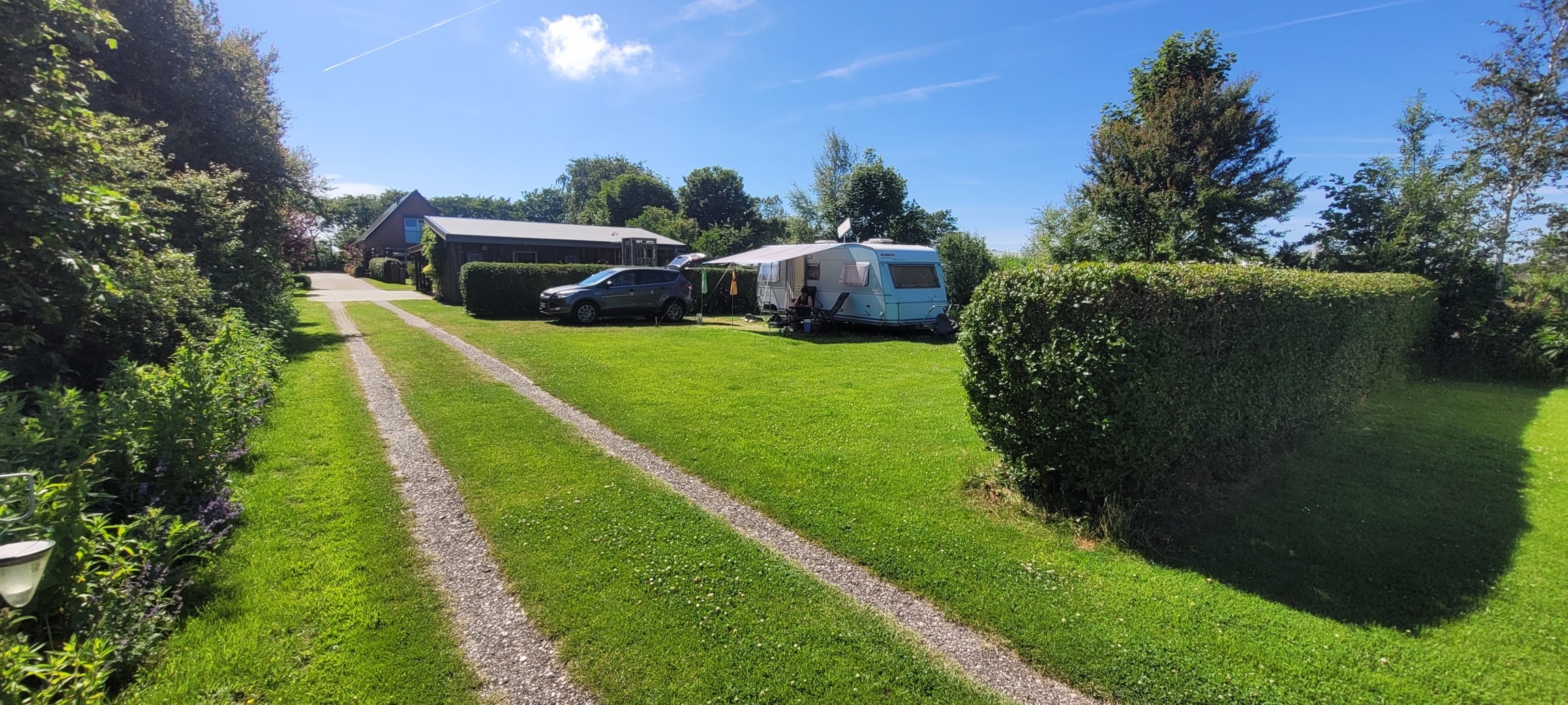 Campingplatz am alten Seedeich — Camping Site in Hedwigenkoog