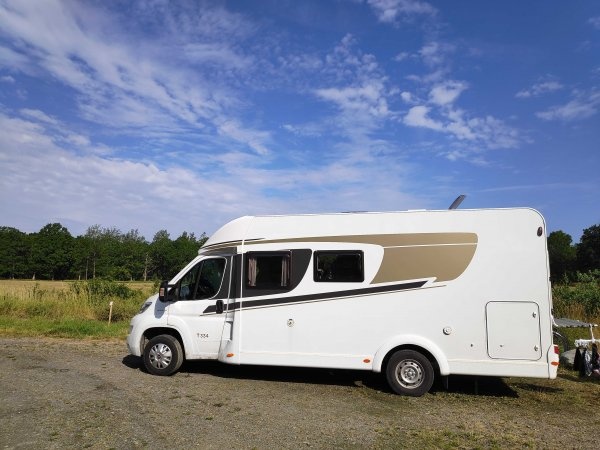 Gränsö, Bondbacken — Campervan Site in Västerik