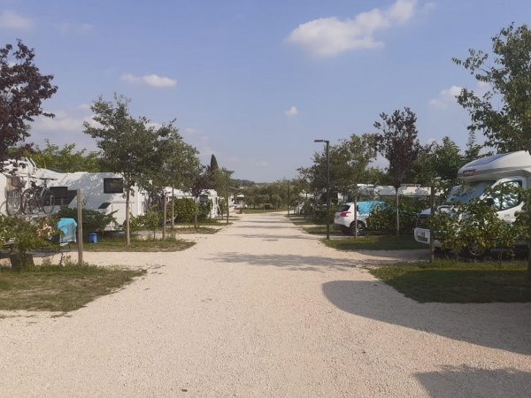 Aggricampeggio Terra e Sogni — Karavan Sitesi in Bardolino