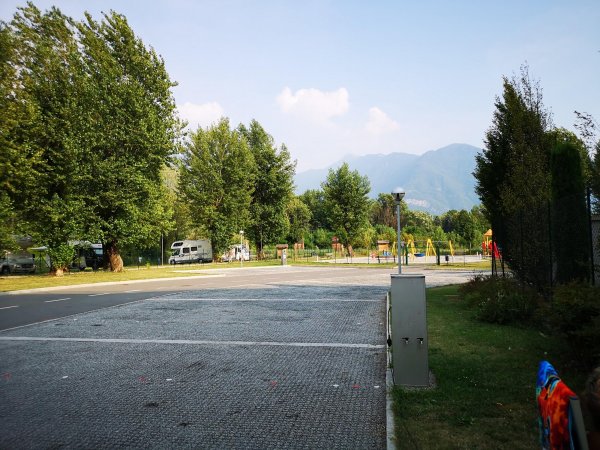 Costa Volpino / Lago d'Iseo (areacamper) — Photo 2