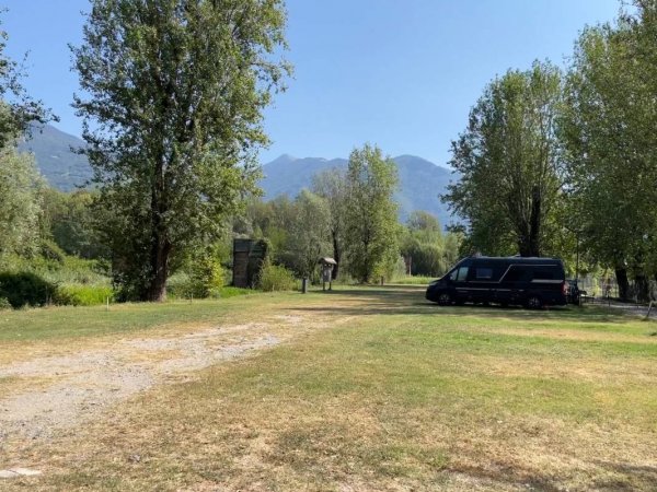 Costa Volpino / Lago d'Iseo (areacamper) — Foto 3
