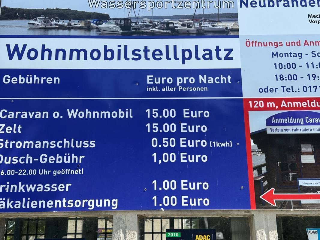 Reisemobilstellplatz Yachthafen — Area di sosta in NB