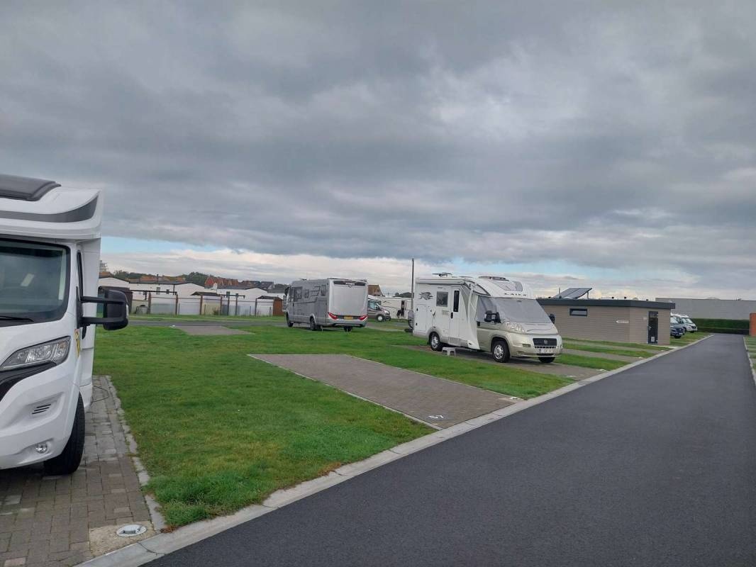 Camperpark Zeester — Area Autocaravanas in Middelkerke
