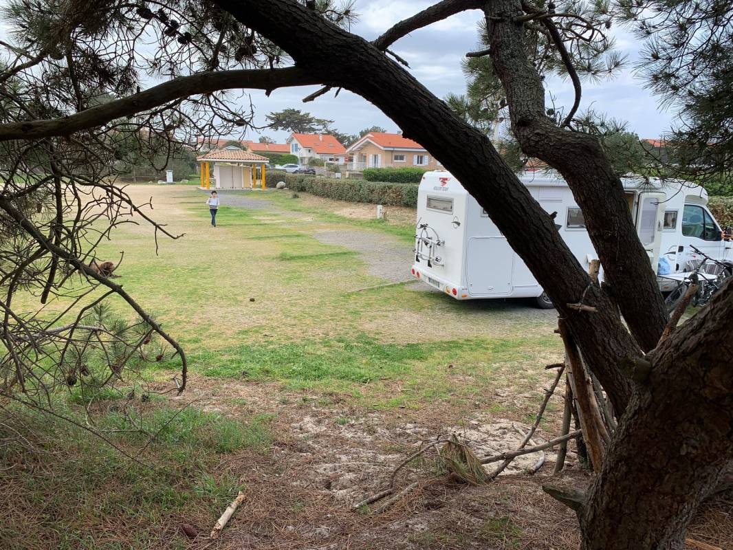 Stellplatz Saint-Julien-en-Born — Campervan Site in Saint-Julien-en-Born