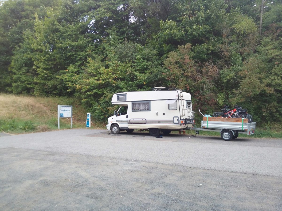 Stellplatz Rohrer Stirn — Aire camping car in Meiningen