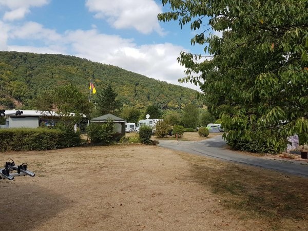 Camping am Badesee — Kemping in Main-Tauber-Kreis