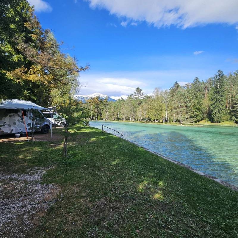Camp Sobec — Sítio de acampamento in Lesce