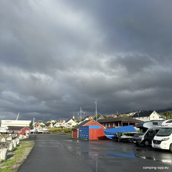 Sandnessjøen bobilparkering — Photo 3