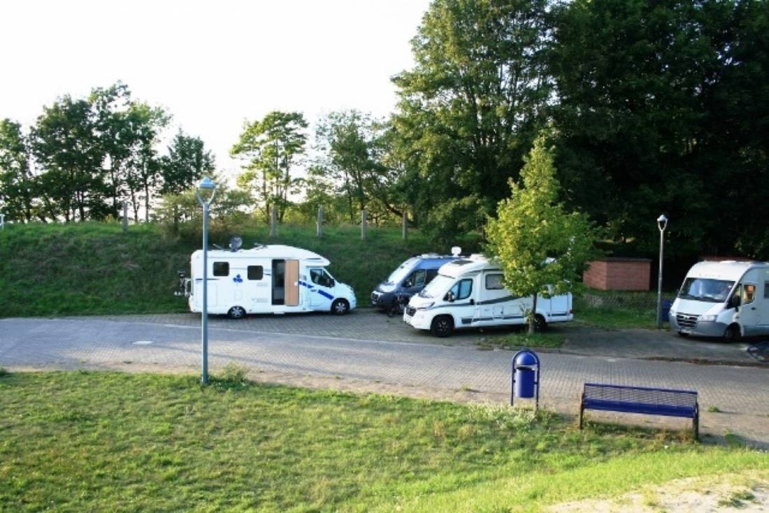 Wohnmobilstellplatz am Hafen — Camperplads in Karnin, Usedom