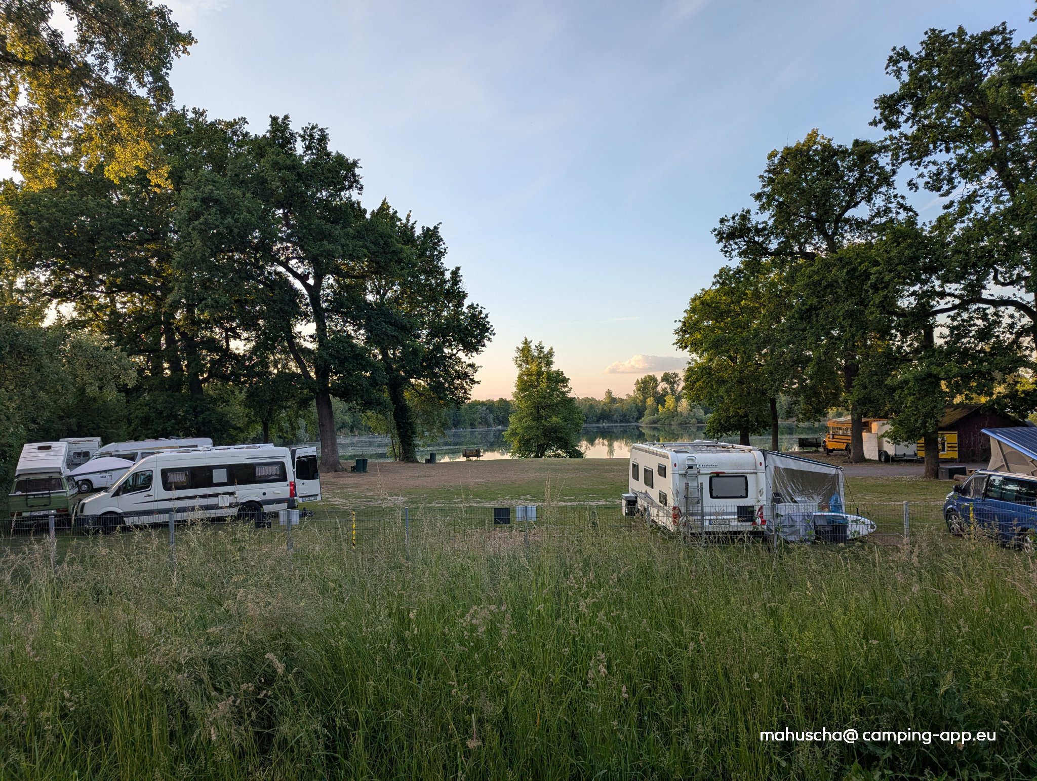 Stellplatz in Lingenfeld — Sp. parking dla kamperów in Lingenfeld