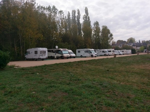 Stellplatz Saint-Georges-sur-Cher — Campervan Site in Saint-Georges-sur-Cher