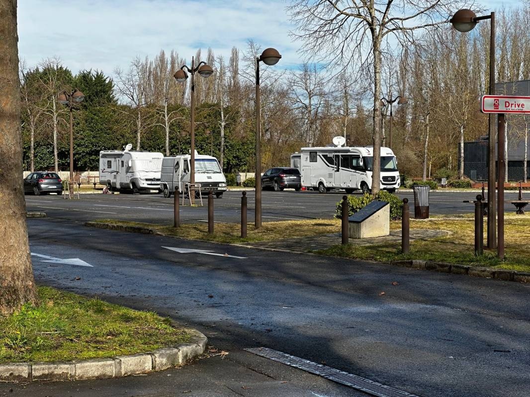 Stellplatz Bourges — Ställplats in Bourges