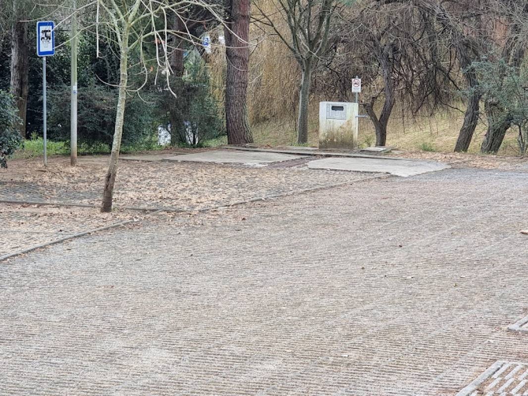 Am Schwimmbad — Campervan Site in Santiago do Cacém