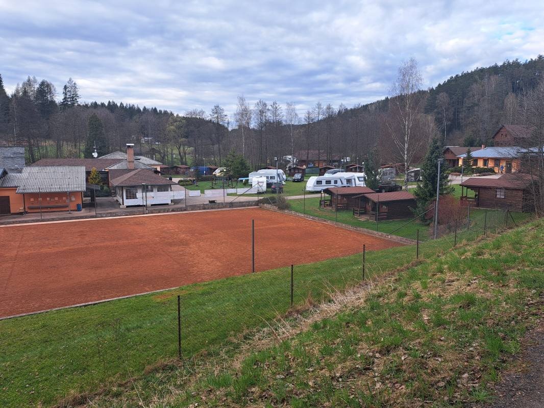 Kemp Pecka — Campingplats in Pecka
