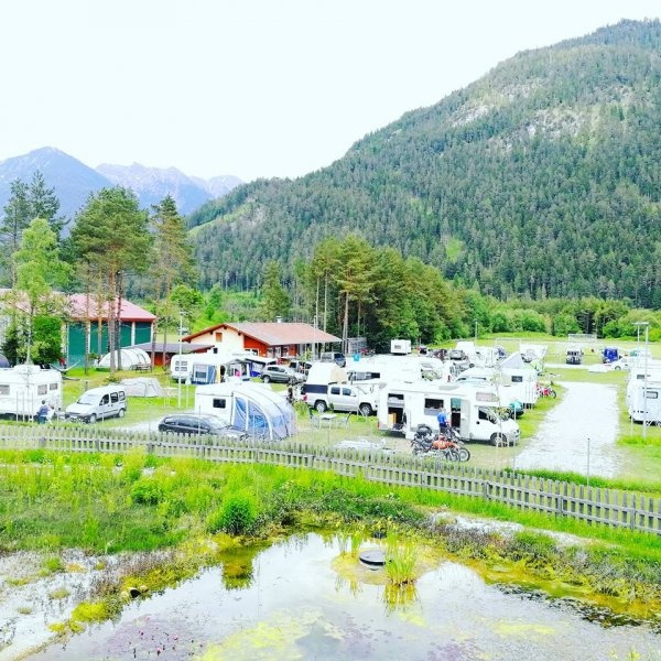 Camping Lechtal Vorderhornbach — Sítio de acampamento in Vorderhornbach