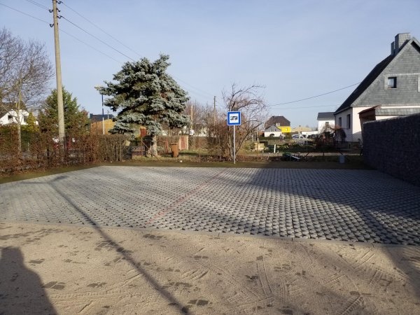 Pension An den Linden — Sp. parking dla kamperów in Sandersdorf-Brehna