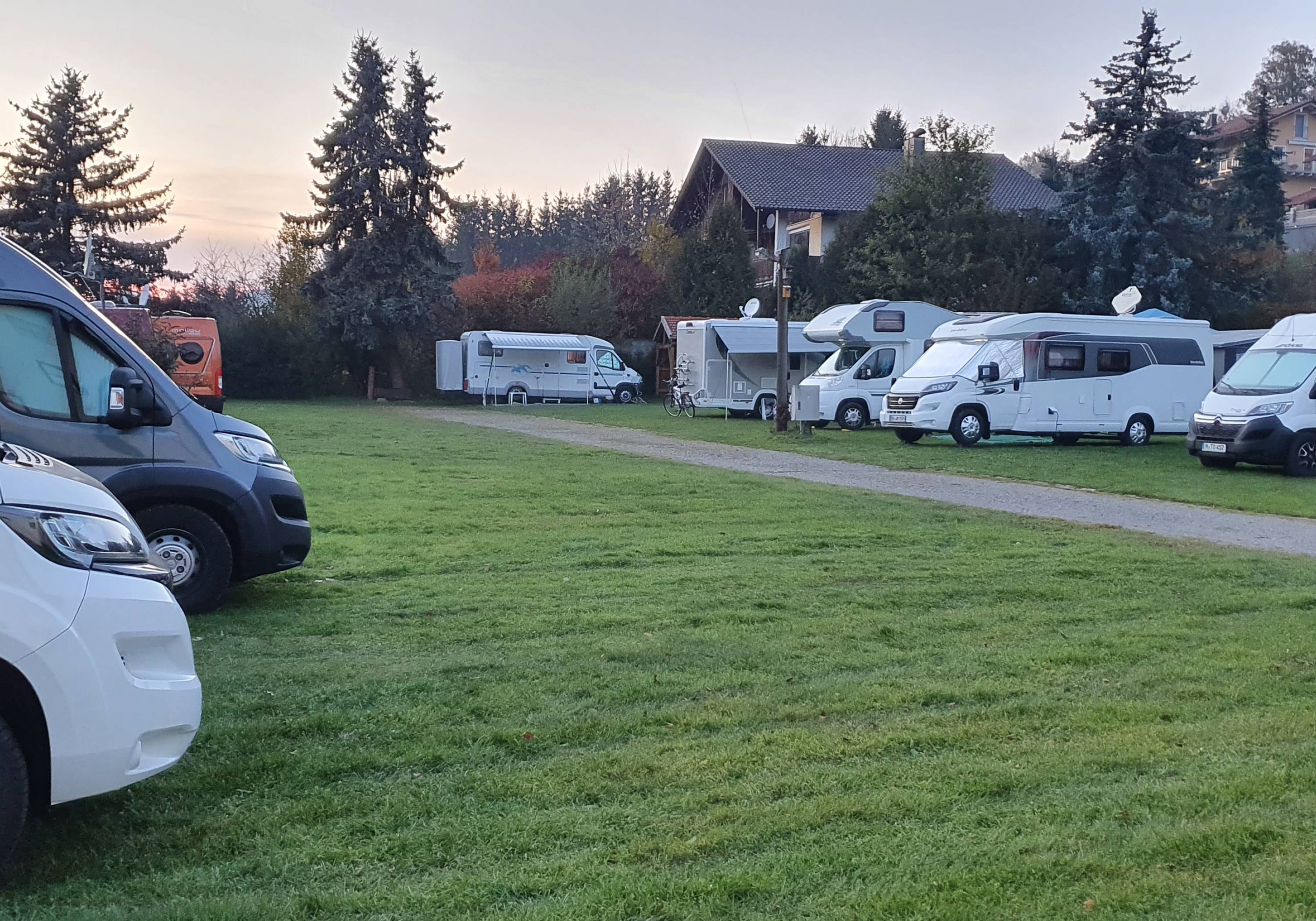 Campingplatz am Fuße des Osser — Camping Site in Lam