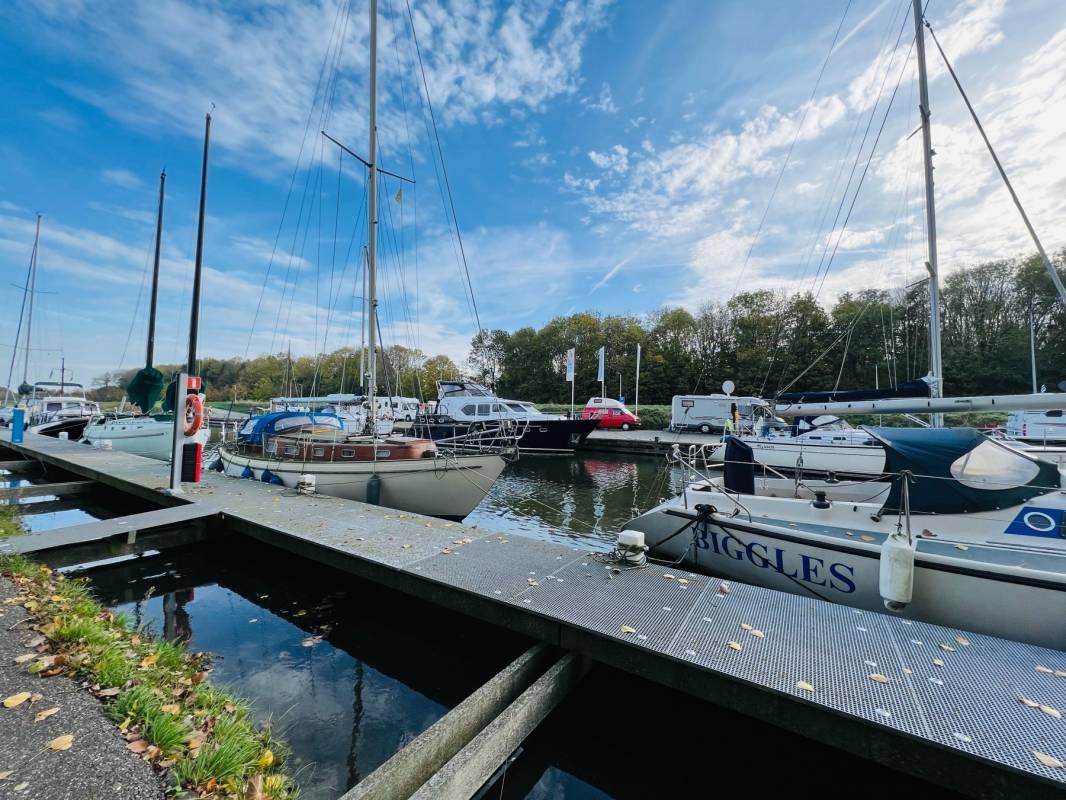 Jachthaven Middelharnis — Sp. parking dla kamperów in Middelharnis