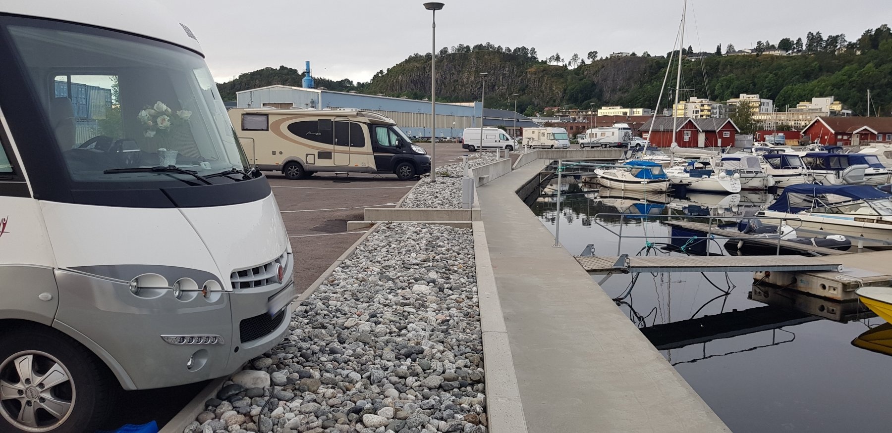 Holmestrand bobilplass — Area Autocaravanas in Holmestrand