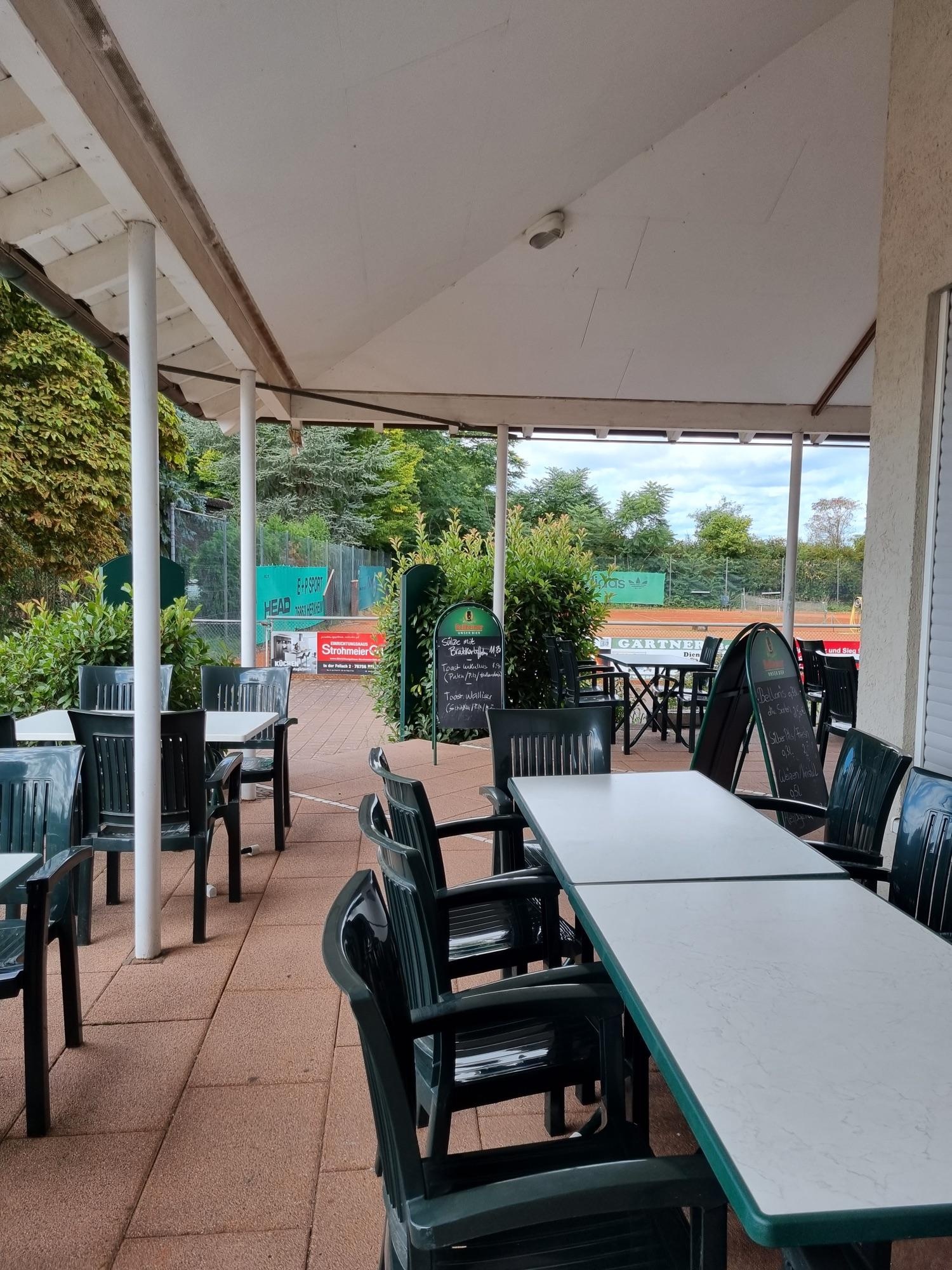 Stellplatz am Tennisclub Bellheim — Estacionamento noturno in Bellheim