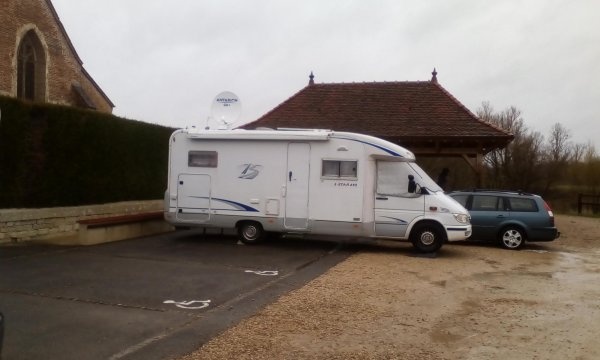 Stellplatz Sainte-Croix — Sítio para autocaravanas in Sainte-Croix