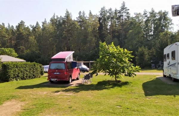 Campingplatz Zur hohlen Eiche — Kamp yeri in Schloen-Dratow OT Klockow