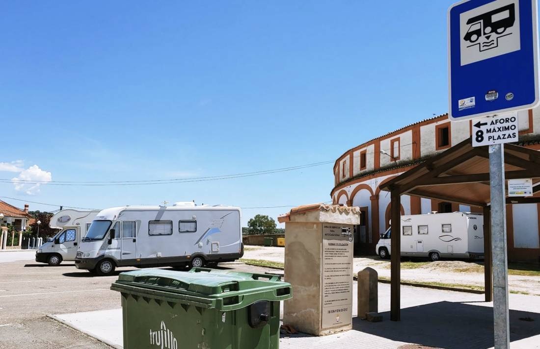 Área de Autocaravanas, Trujillo — Campervan Site in Trujillo