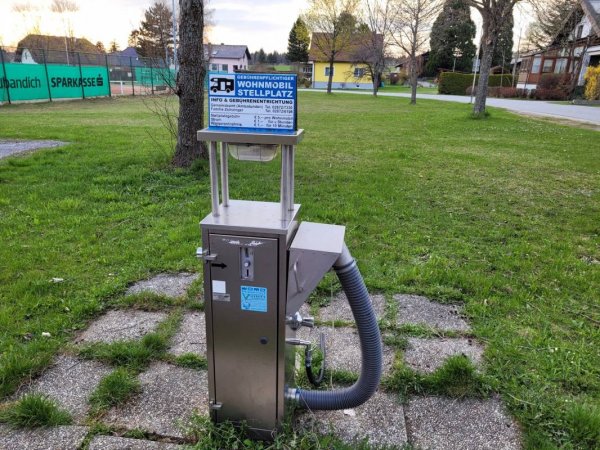 Wohnmobile Stellplatz Ottenschlag — Foto 3