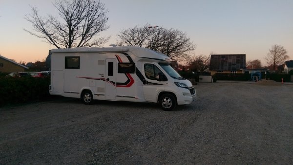 Parking lot outside bowling hall — Campervan Site in Brønderslev