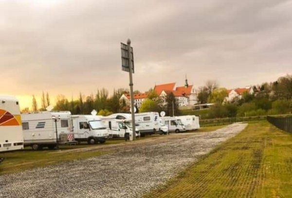 Parking trabant Camper Park — Stellplatz in Wieliczka