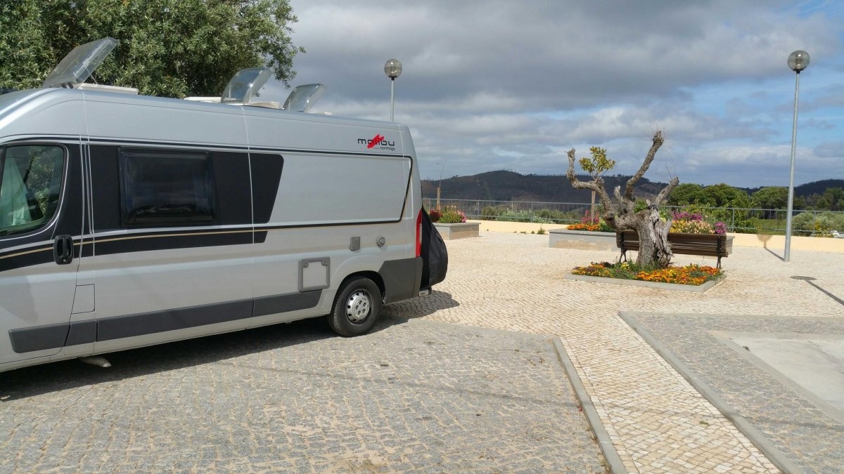 Stellplatz Alferce — Campervan Site in Alferce