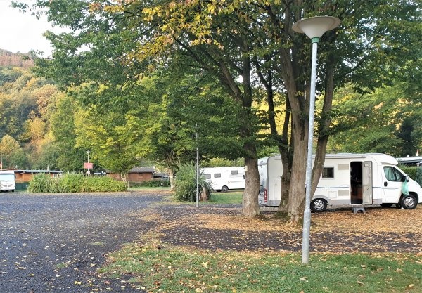 Camping Neuerburg — Місце для кемпінгу in Niederbreitbach