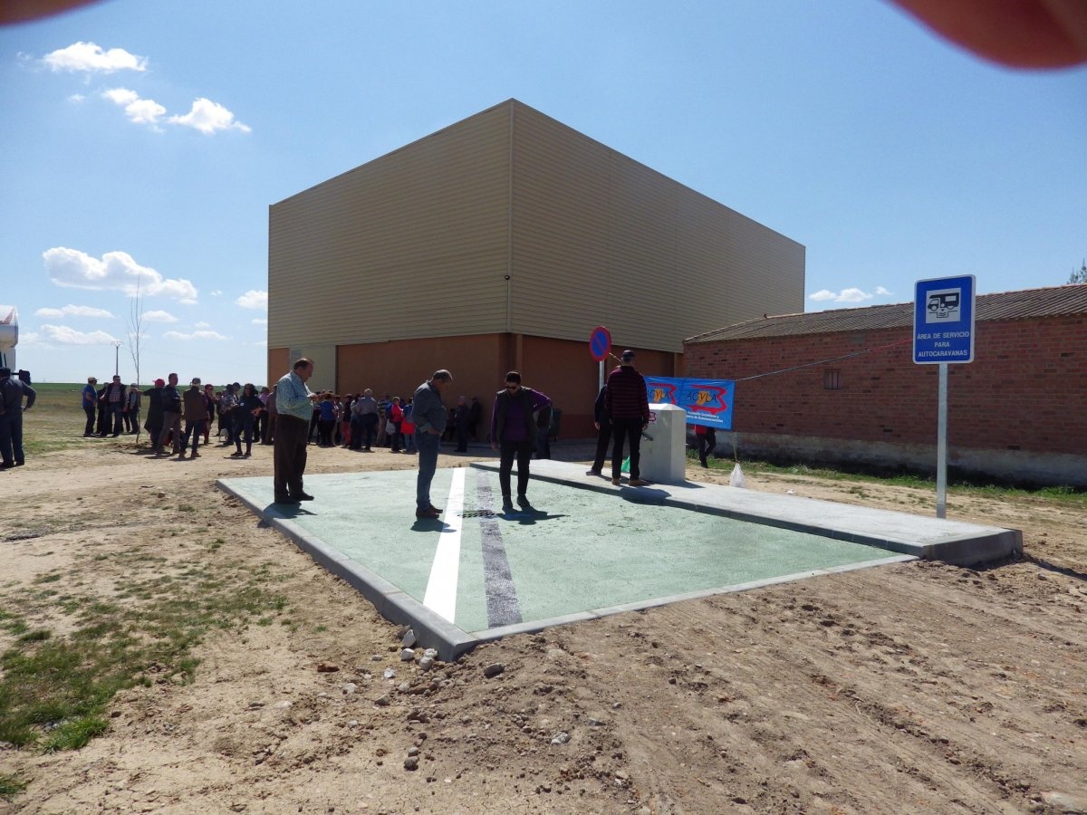 Caravaning Muriel de Zapardiel — Area di sosta in Muriel de Zapardiel, Valladolid