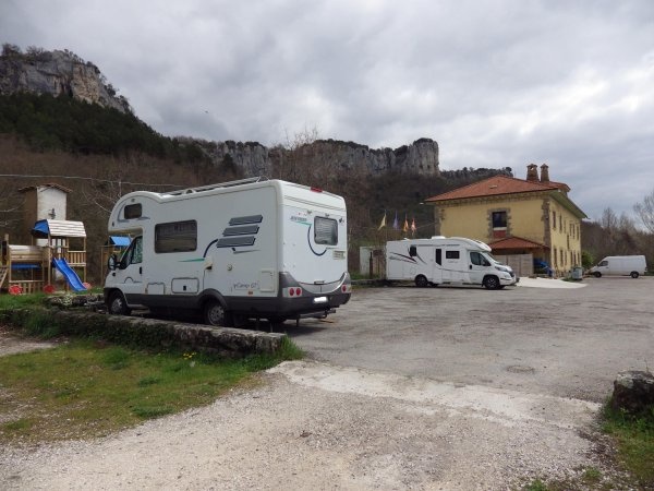 Área de Autocaravanas de Santelices — Area di sosta in Santelices