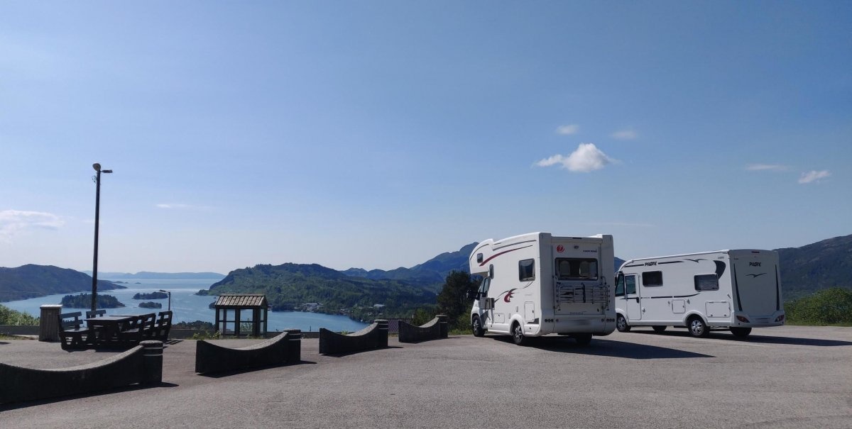 Blåbærsletta bubilparkering — Camperplads in Holmefjord