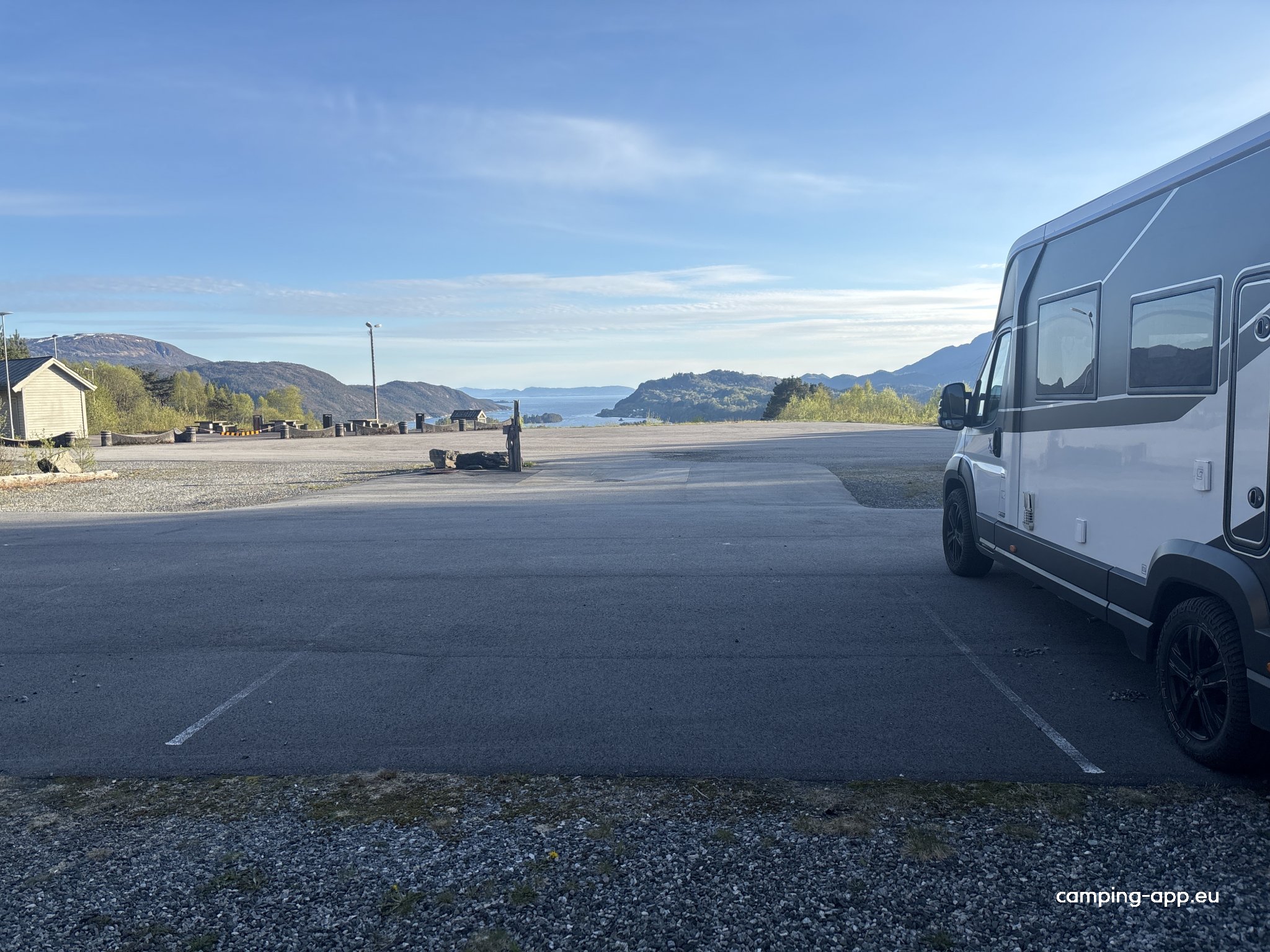 Blåbærsletta bubilparkering — Ställplats in Holmefjord
