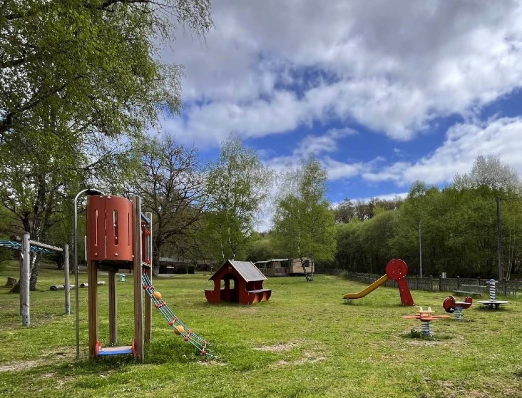 Camping Du Lac — Kemp in Marcillac-la-Croisille