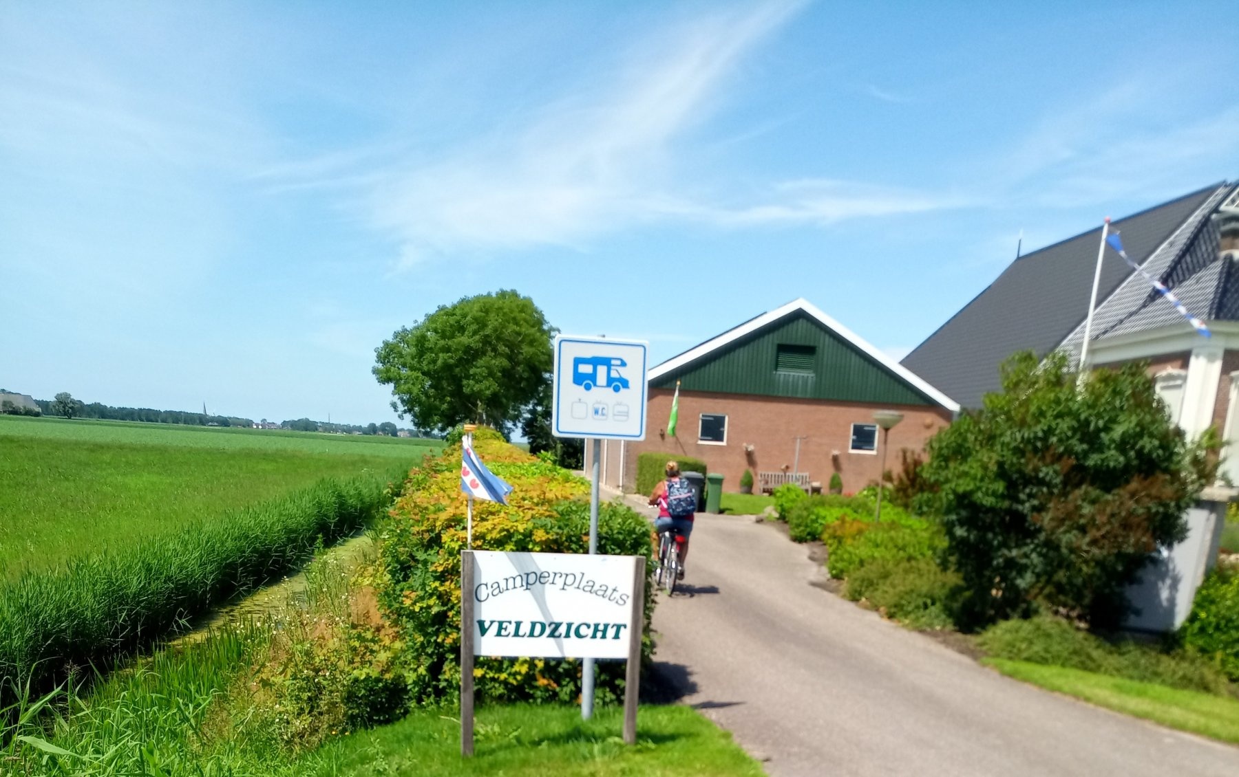 Camperplaats Veldzicht — Sp. parking dla kamperów in Noardeast-Fryslân