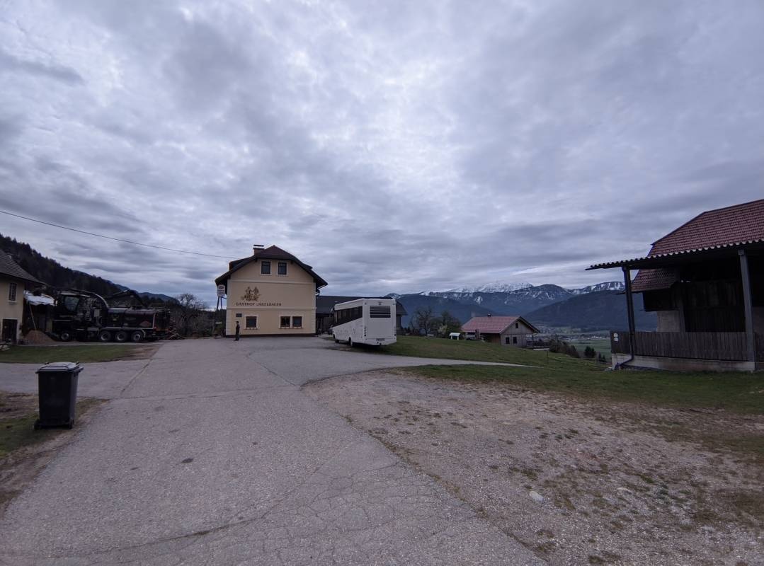 Gasthof Jakelbauer — Stellplatz in Laas