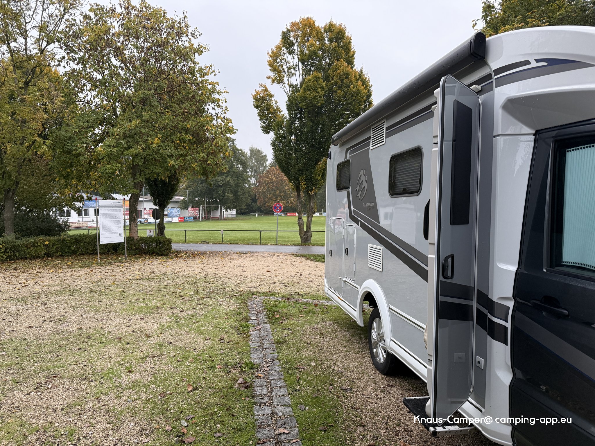 Donauwinkel Erbach — Sp. parking dla kamperów in Erbach