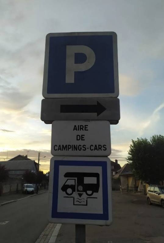 Stellplatz Gournay-en-Bray — Karavan Sitesi in Gournay-en-Bray