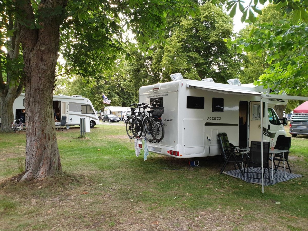 Campingplatz Pappelbucht — Campingplads in Röbel/Müritz
