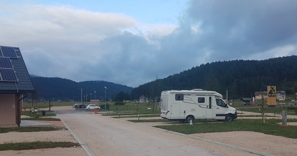 Big Bear Plitvice Camping Resort — Kemping in Rudopolje