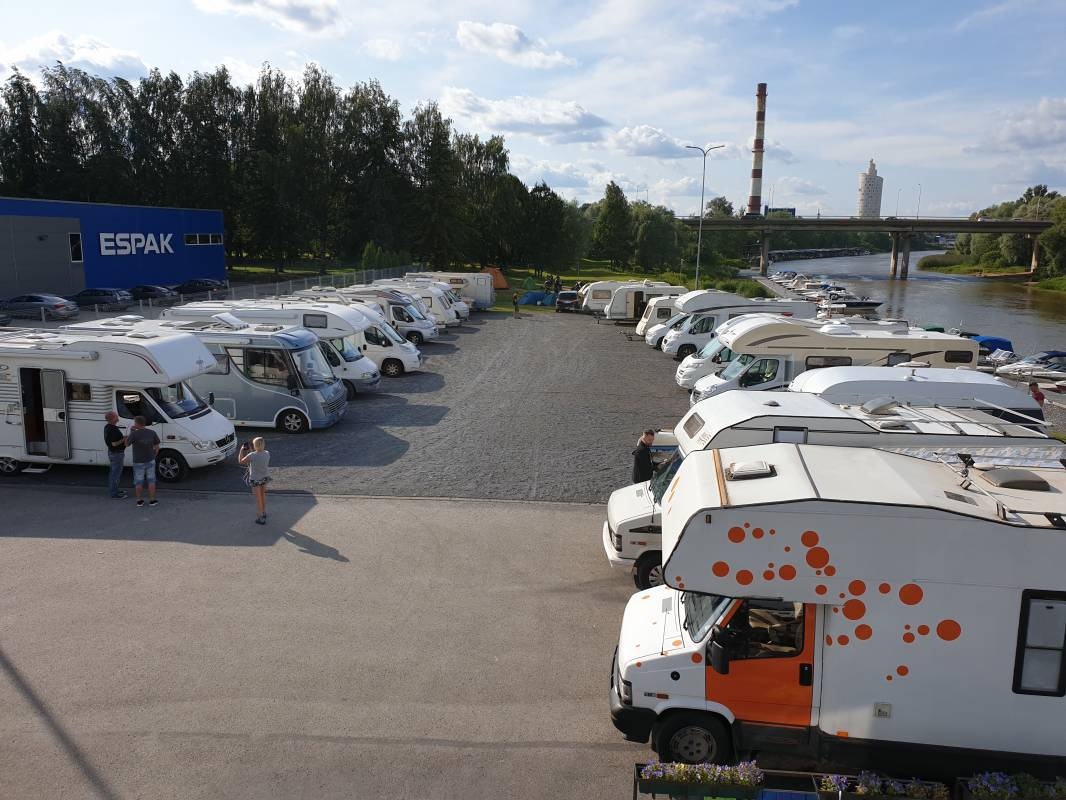 Karlova Harbour Caravan Park — Campervan Site in Tartu
