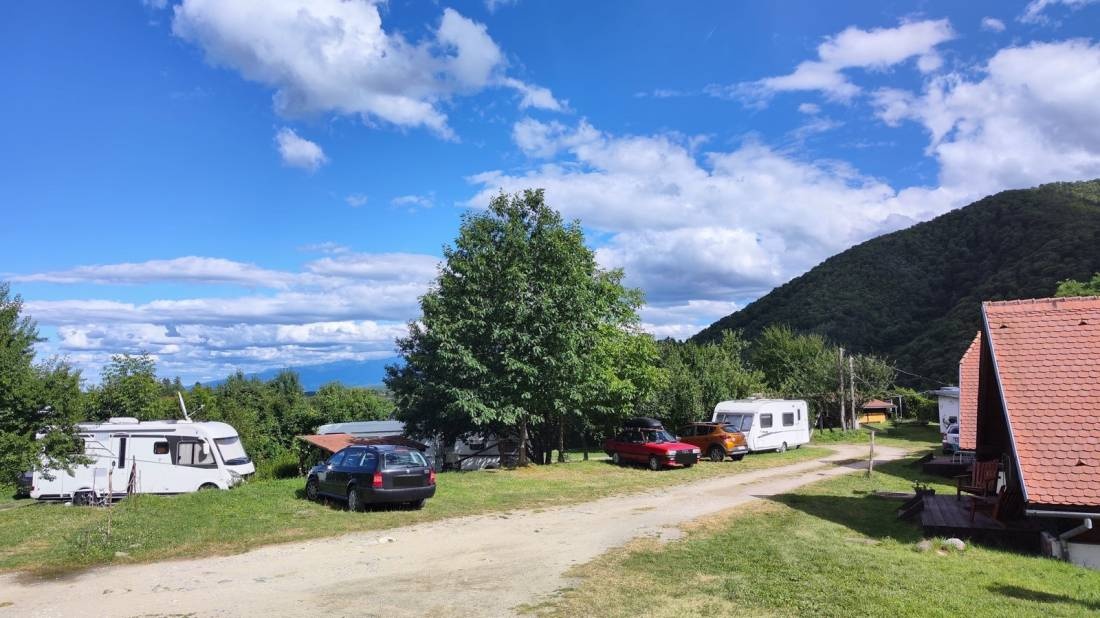 Camping Ananas — Camping in Cisnădioara