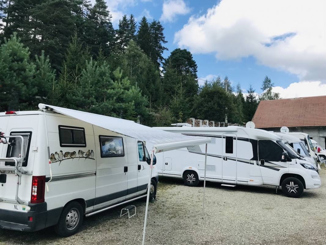 Alpin Ranch — Camperplaats in Zărnești