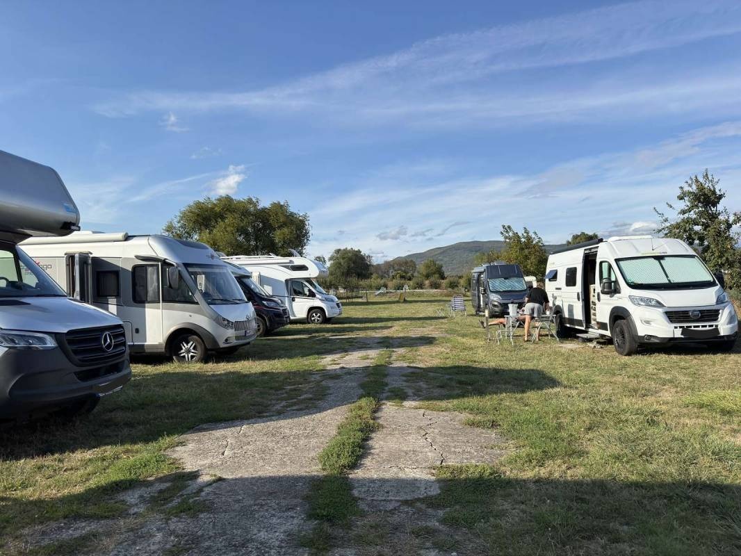 Camping Aurel Vlaicu — Campingplats in Aurel Vlaicu