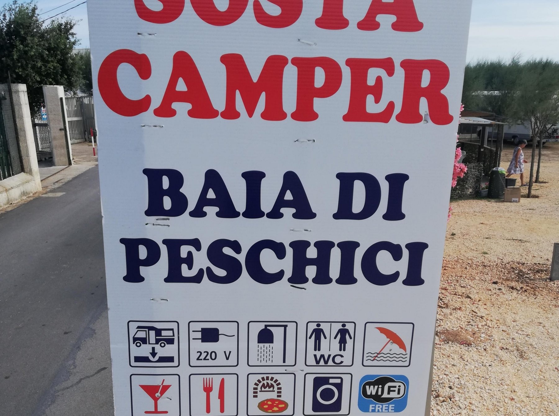 Sosta Camper Baia di Peschici — Sp. parking dla kamperów in Valle Clavia