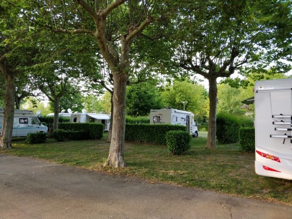 Le Belvédère Aire de service pour camping car — 露营车营地 in Saint-Gaudens