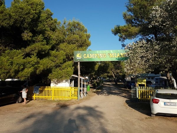 Autokamp MIAMI — Kamp yeri in Pistula